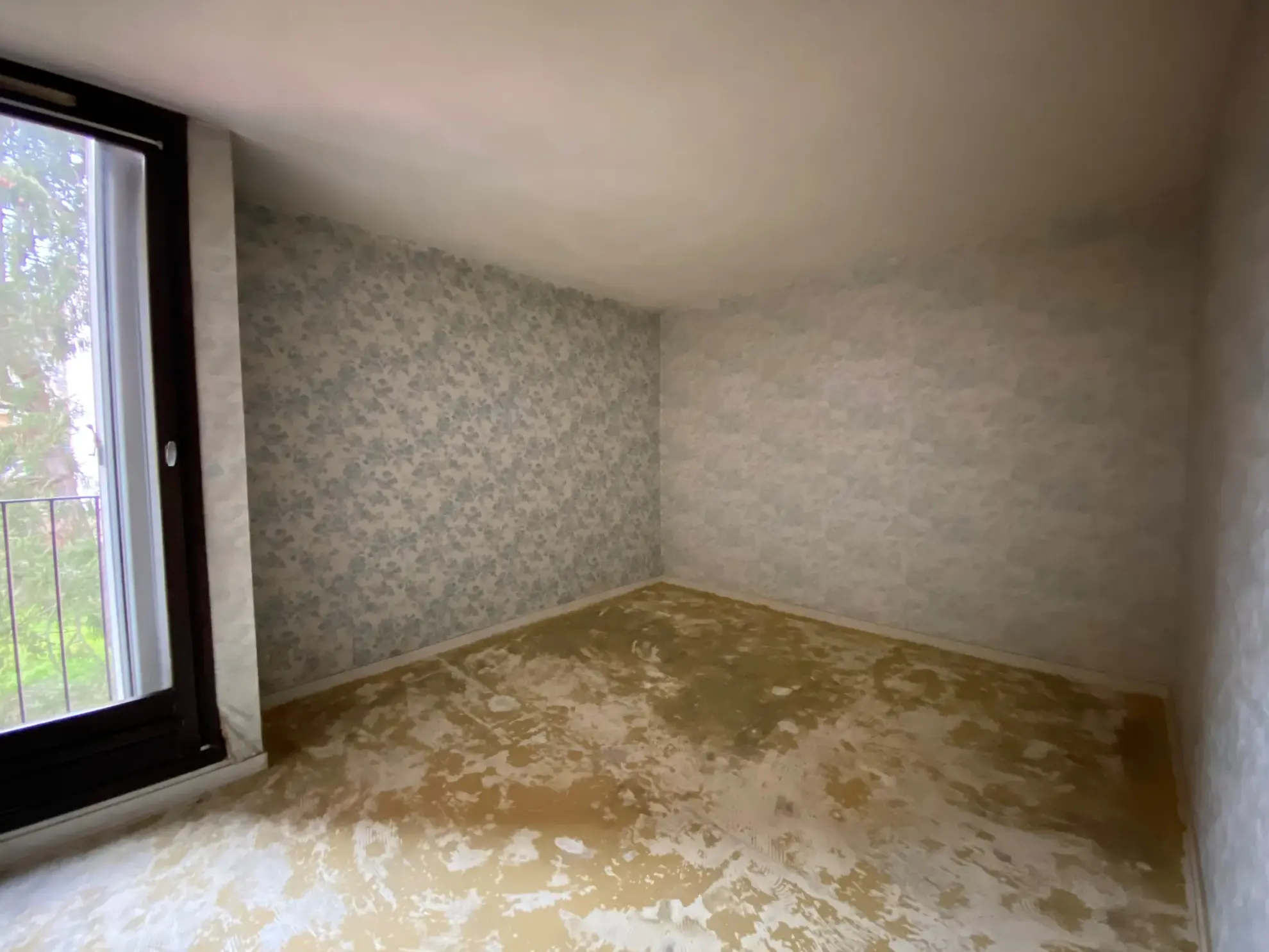 Appartement de 87,41 m² à Palaiseau avec parking et loggia - À rénover 