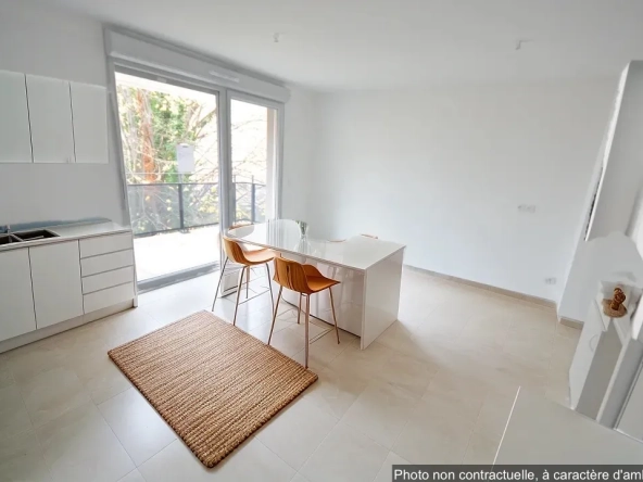 Appartement 2 pièces à Villeurbanne avec terrasse et parking