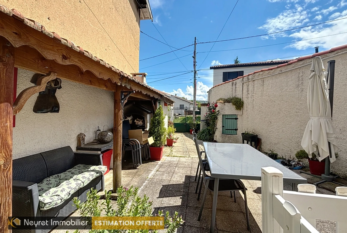 Maison de village avec jardin et terrasse à Givors Bans 