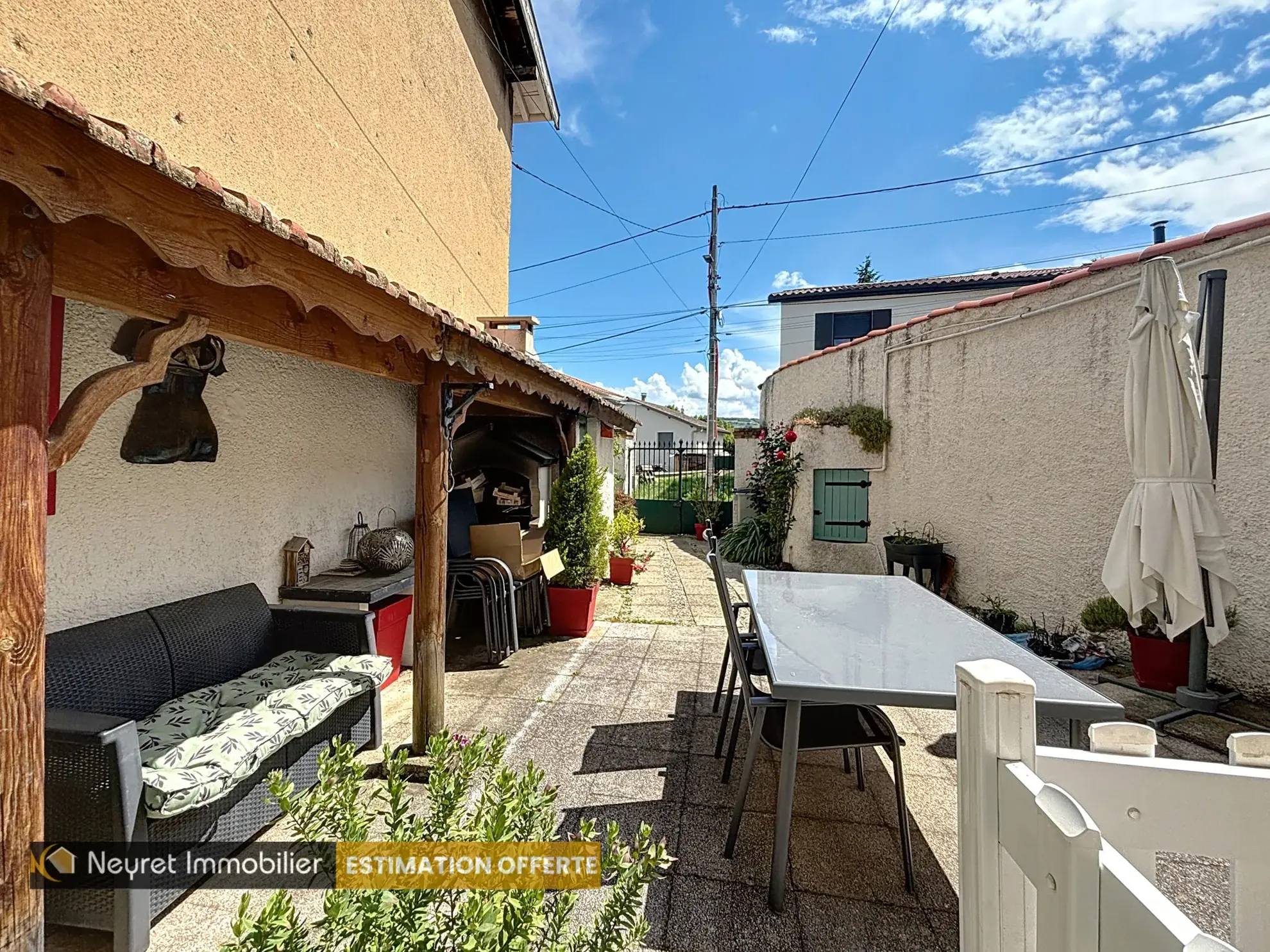 Maison de village avec jardin et terrasse à Givors Bans 