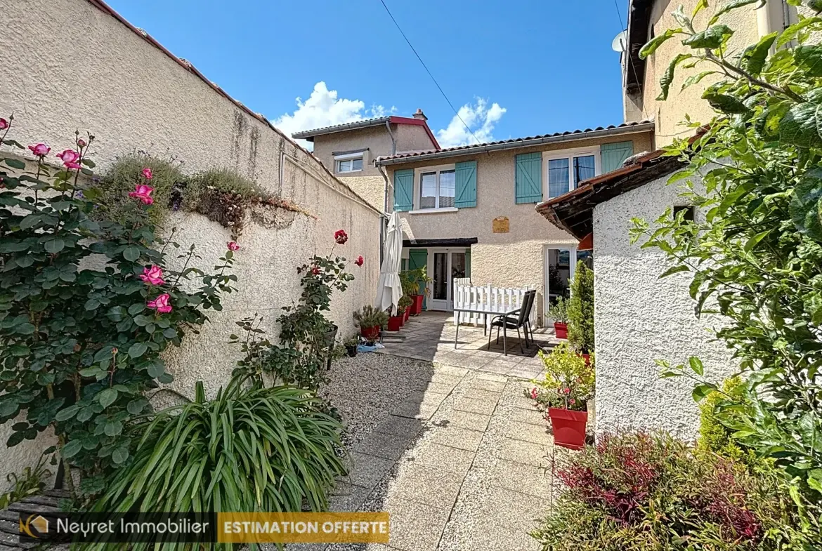 Maison de village avec jardin et terrasse à Givors Bans 