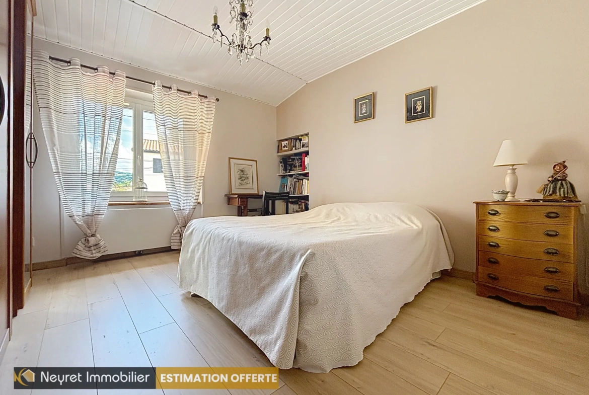 Maison de village avec jardin et terrasse à Givors Bans 