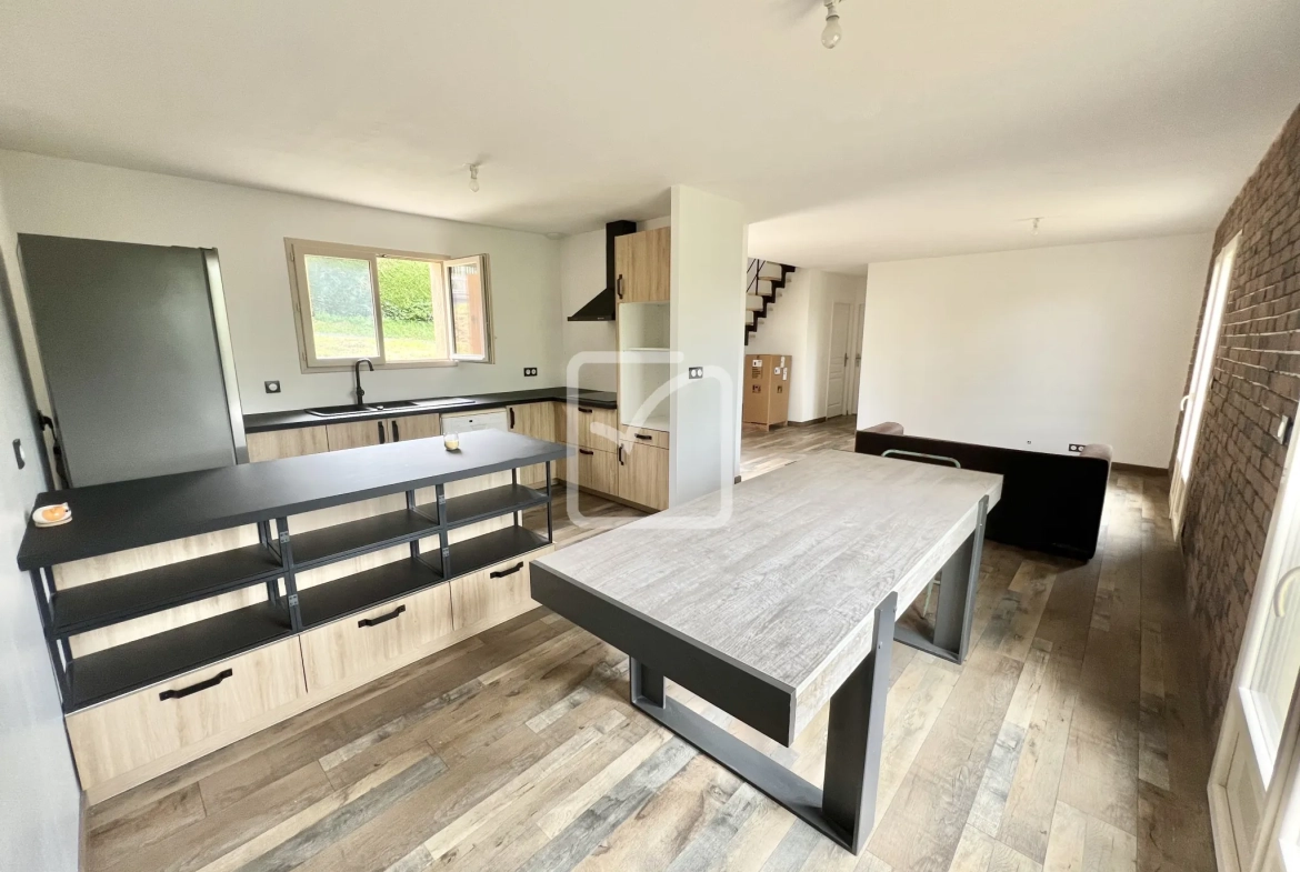 Charmante maison récente de 84 m² avec grand terrain à Terrasson Lavilledieu 