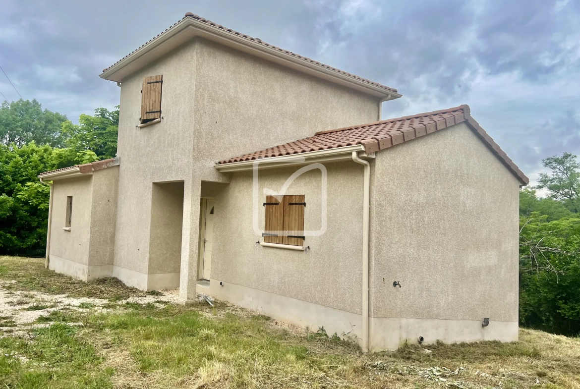 Charmante maison récente de 84 m² avec grand terrain à Terrasson Lavilledieu 