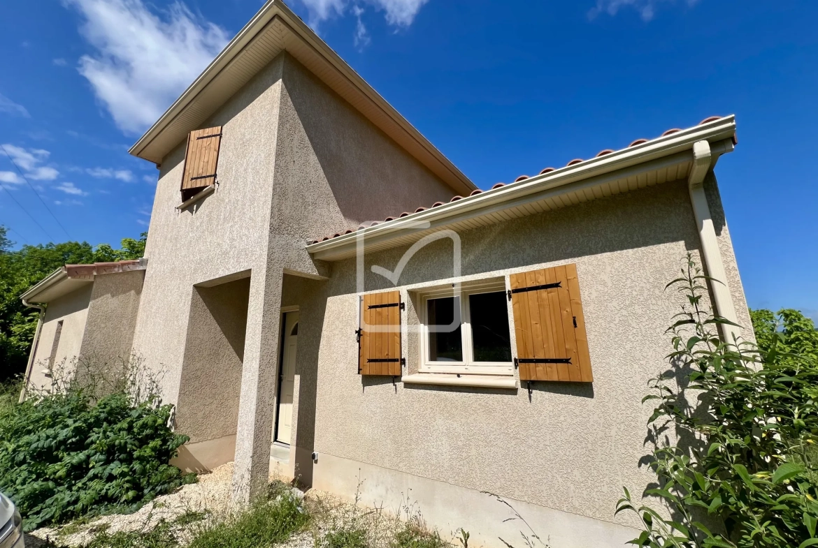Maison neuve de 84 m² avec 3 chambres et grand terrain à Terrasson Lavilledieu 