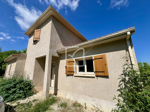 Maison neuve de 84 m² avec 3 chambres et grand terrain à Terrasson Lavilledieu