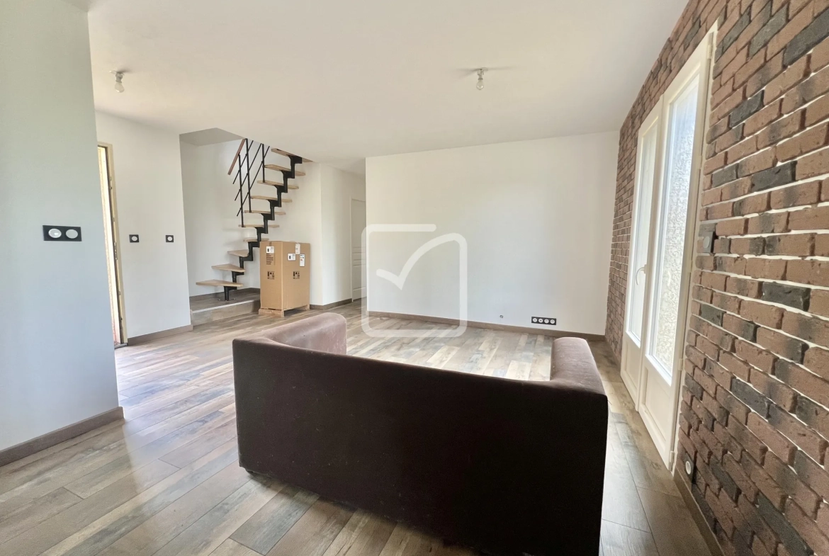 Charmante maison récente de 84 m² avec grand terrain à Terrasson Lavilledieu 
