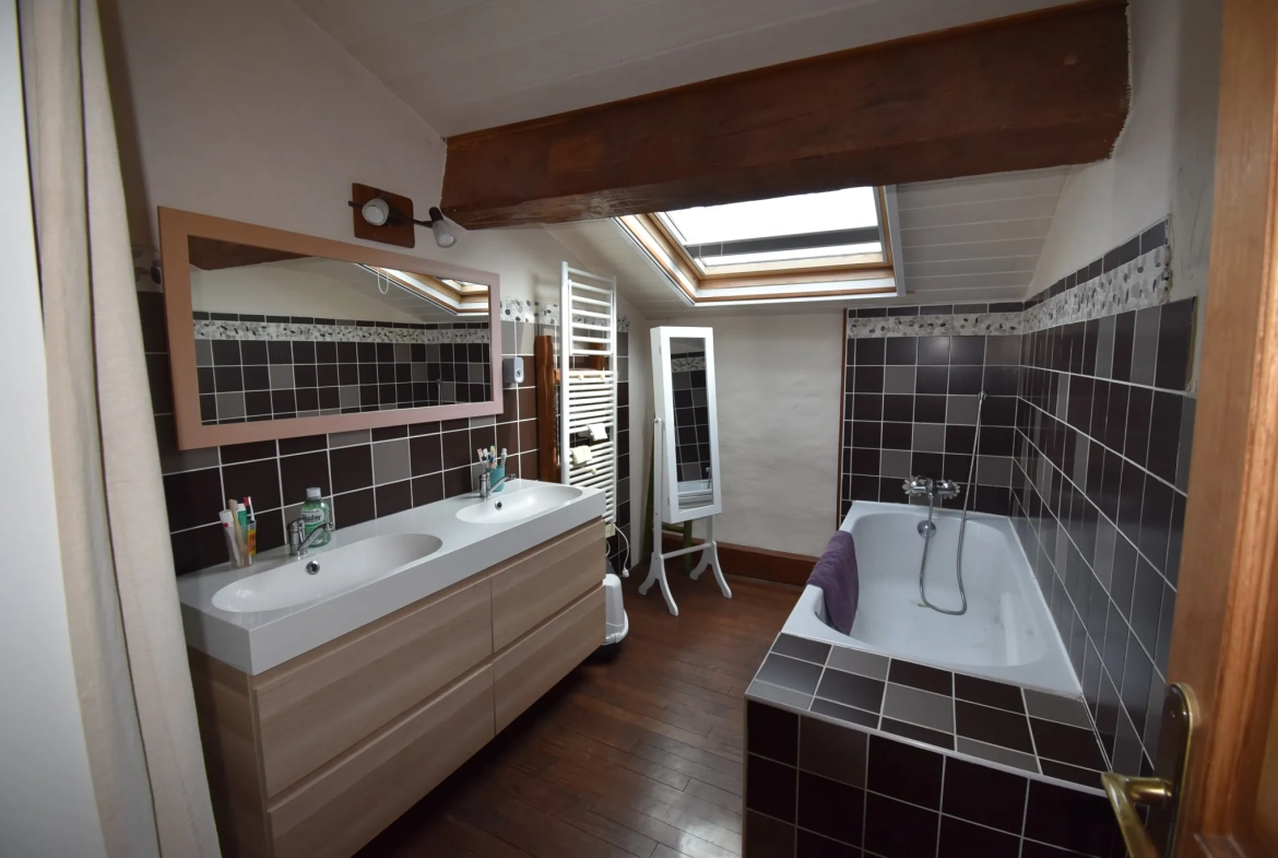 Charmante Maison de Village à Mazères - 113 m² avec Jardin et Garage 