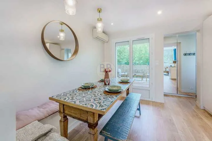 Magnifique appartement 54m² avec terrasse et jacuzzi à Saint-Raphaël 
