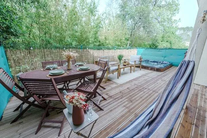 Magnifique appartement 54m² avec terrasse et jacuzzi à Saint-Raphaël 