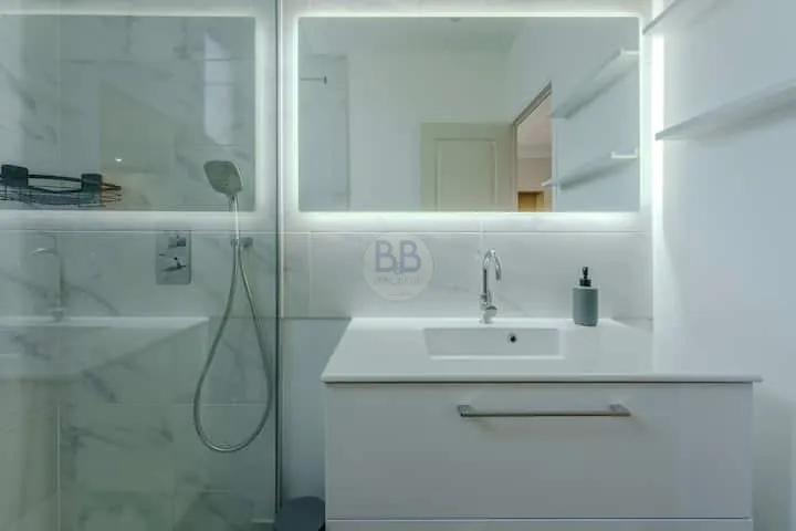 Magnifique appartement 54m² avec terrasse et jacuzzi à Saint-Raphaël 