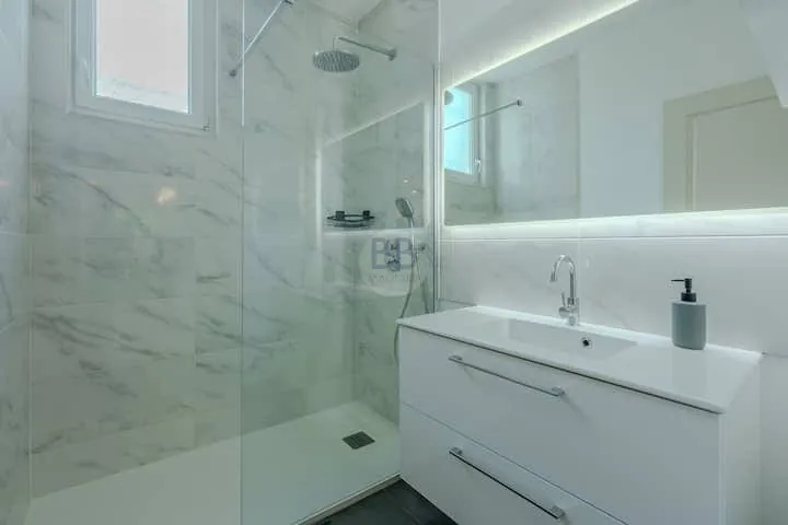 Magnifique appartement 54m² avec terrasse et jacuzzi à Saint-Raphaël 