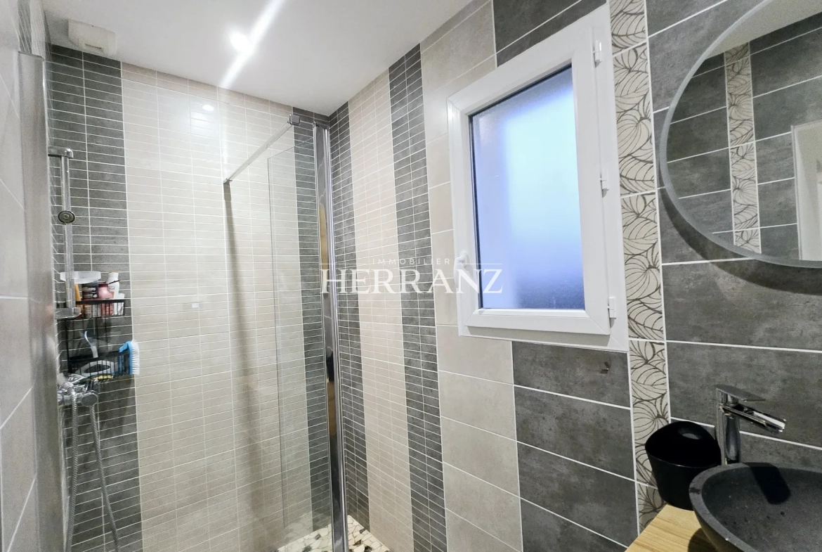 Belle maison contemporaine de 125 m² à Sainte-Magne-de-Castillon avec terrain clos 