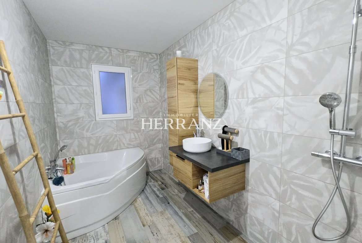 Belle maison contemporaine de 125 m² à Sainte-Magne-de-Castillon avec terrain clos 