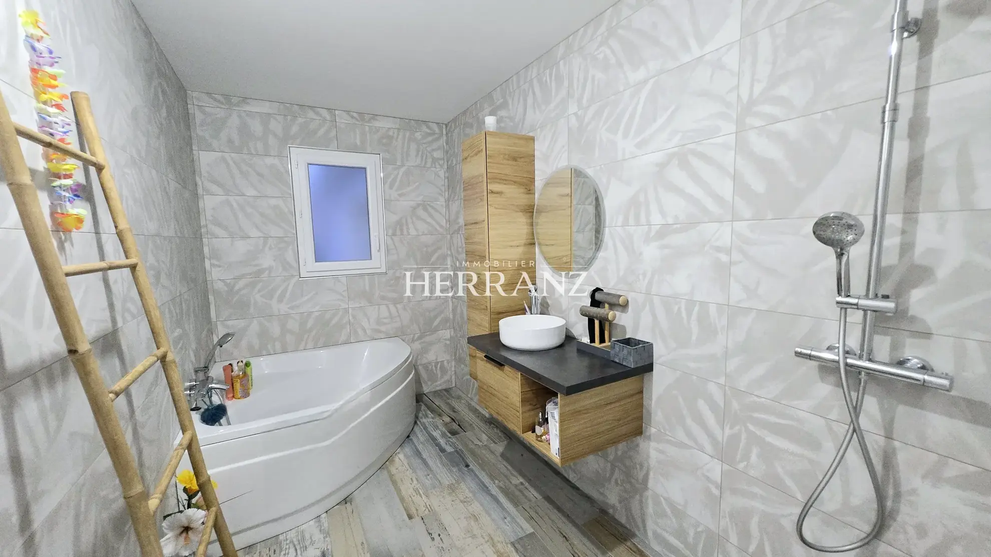 Belle maison contemporaine de 125 m² à Sainte-Magne-de-Castillon avec terrain clos 