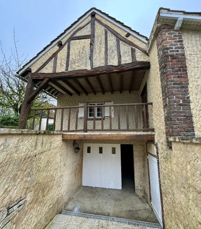 Belle maison rénovée avec annexes à Mignière, proximité Chartres 