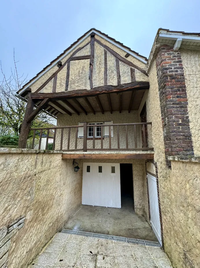 Belle maison rénovée avec annexes à Mignière, proximité Chartres 