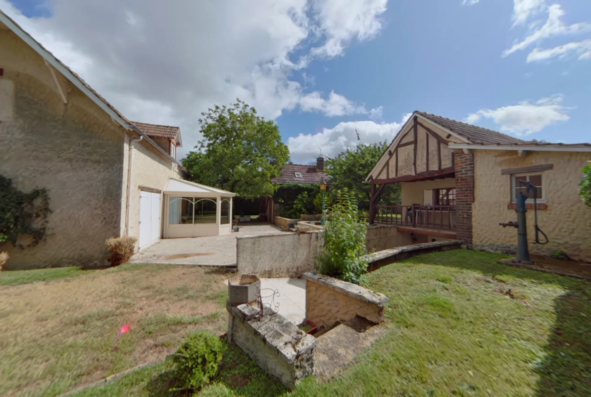 Belle maison rénovée avec annexes à Mignière, proximité Chartres 