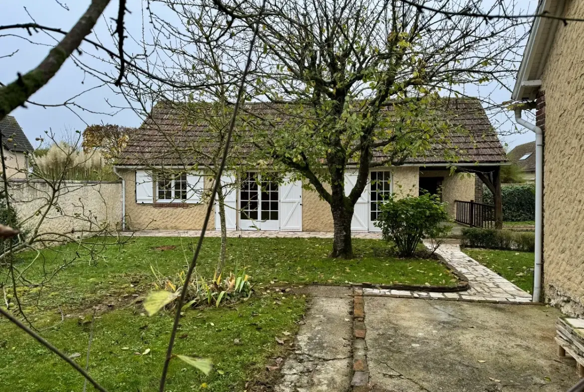 Belle maison rénovée avec annexes à Mignière, proximité Chartres 