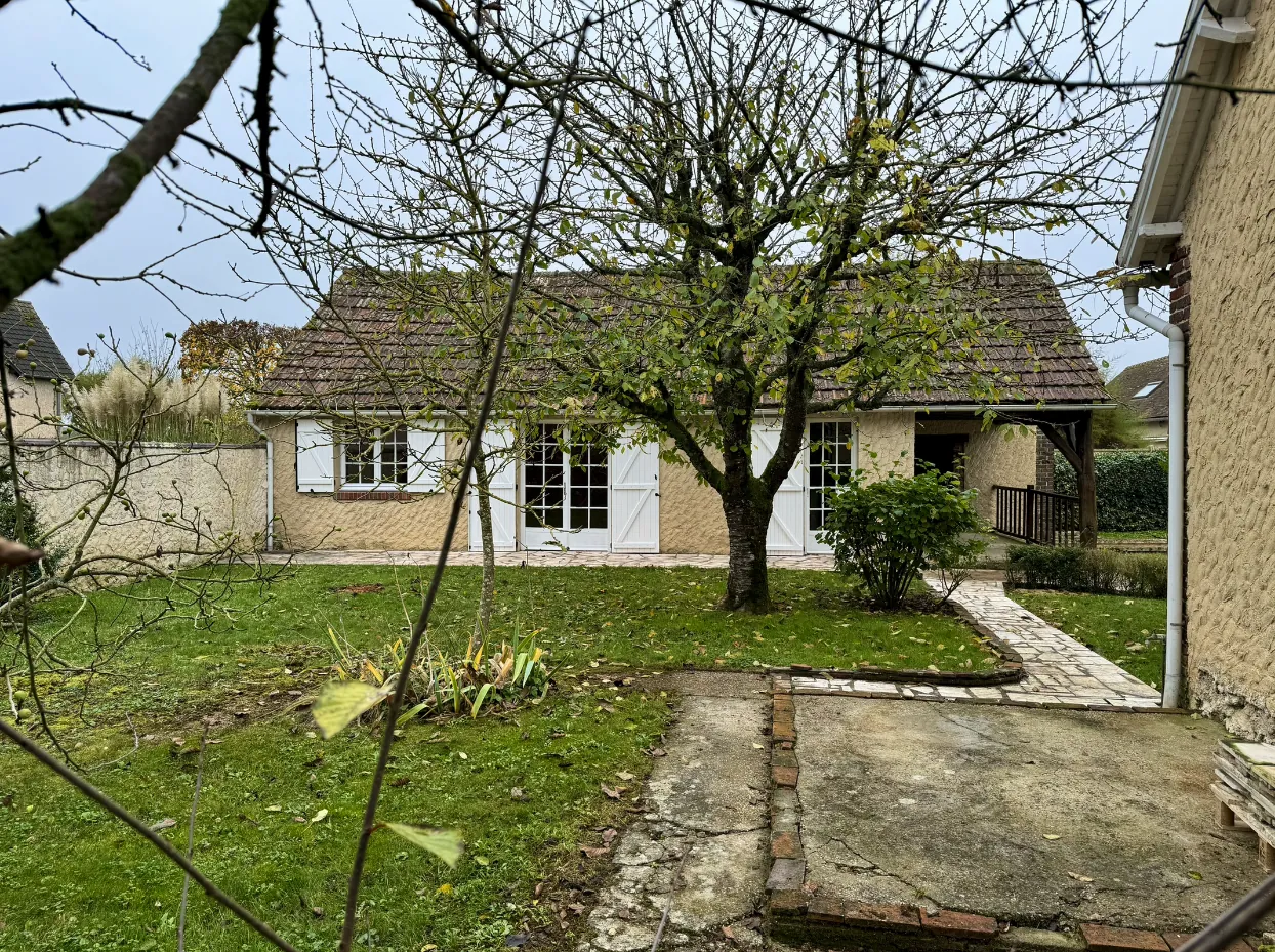 Belle maison rénovée avec annexes à Mignière, proximité Chartres 