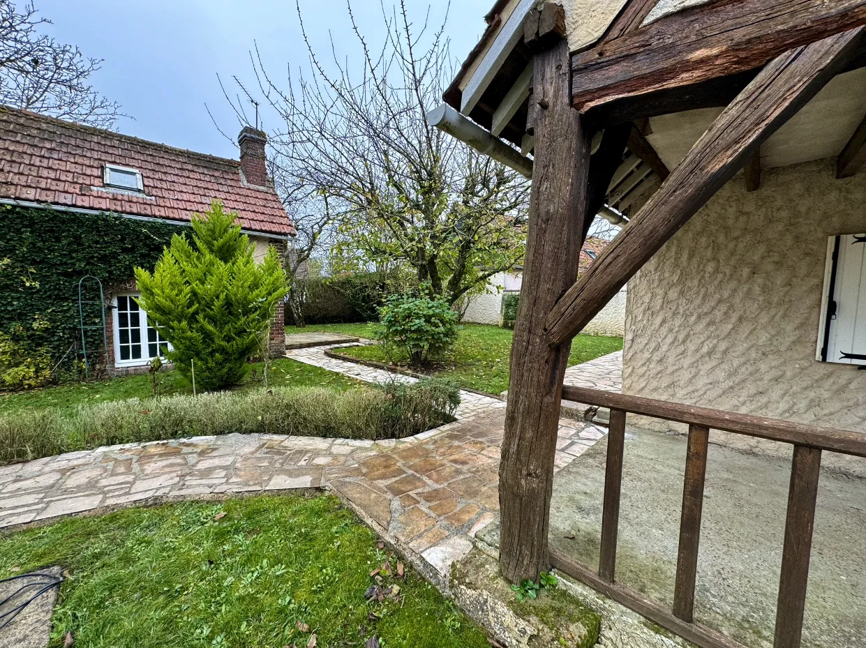 Belle maison rénovée avec annexes à Mignière, proximité Chartres 