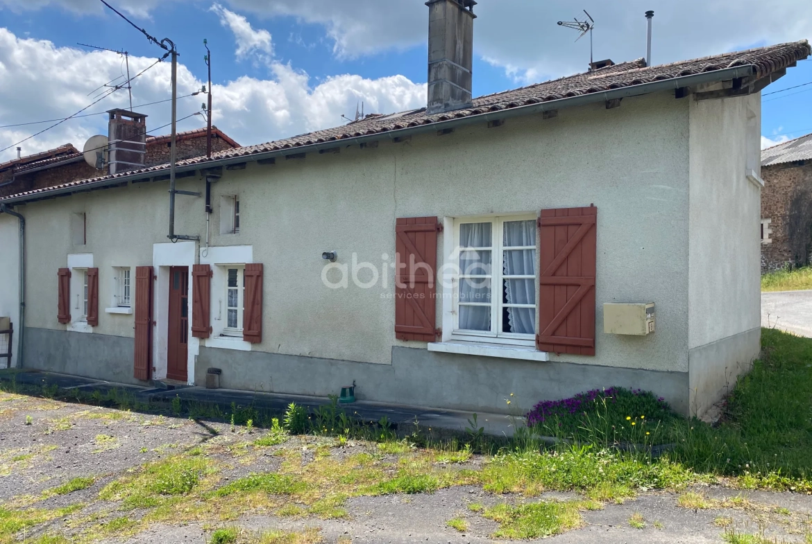 Maison à rénover avec grange aménageable et terrain de 2050m² à Chirac (16150) 