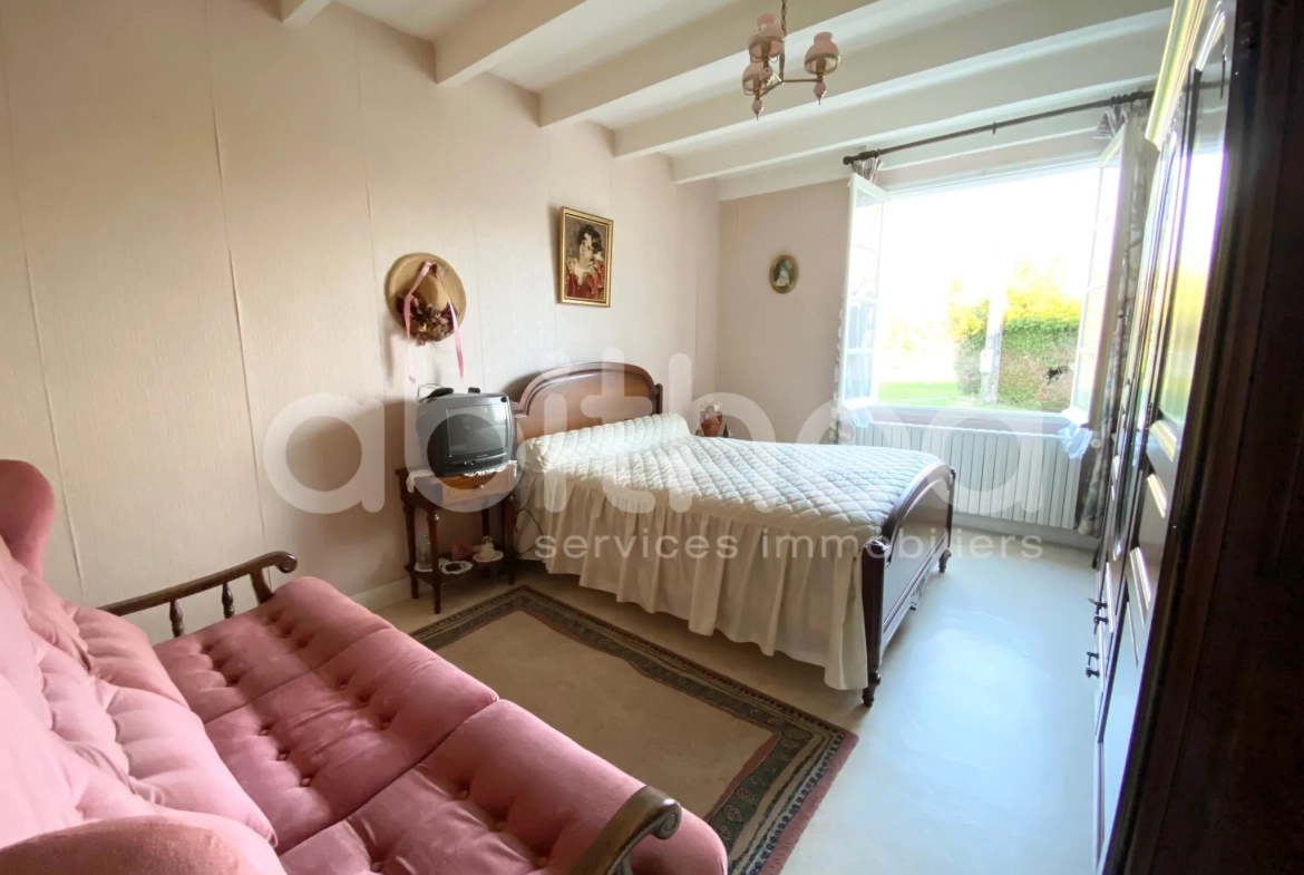 Maison à rénover avec grange aménageable et terrain de 2050m² à Chirac (16150) 