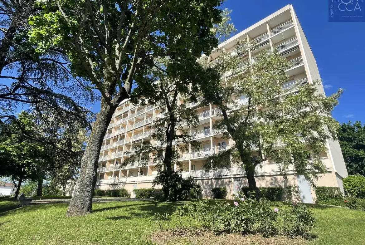 Appartement T3/T4 de 71,31 m² avec Balcon, Cave et Parking à Sainte-Foy-lès-Lyon 