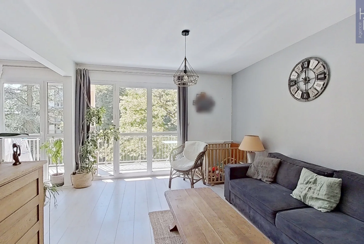Appartement T3/T4 de 71,31 m² avec Balcon, Cave et Parking à Sainte-Foy-lès-Lyon 