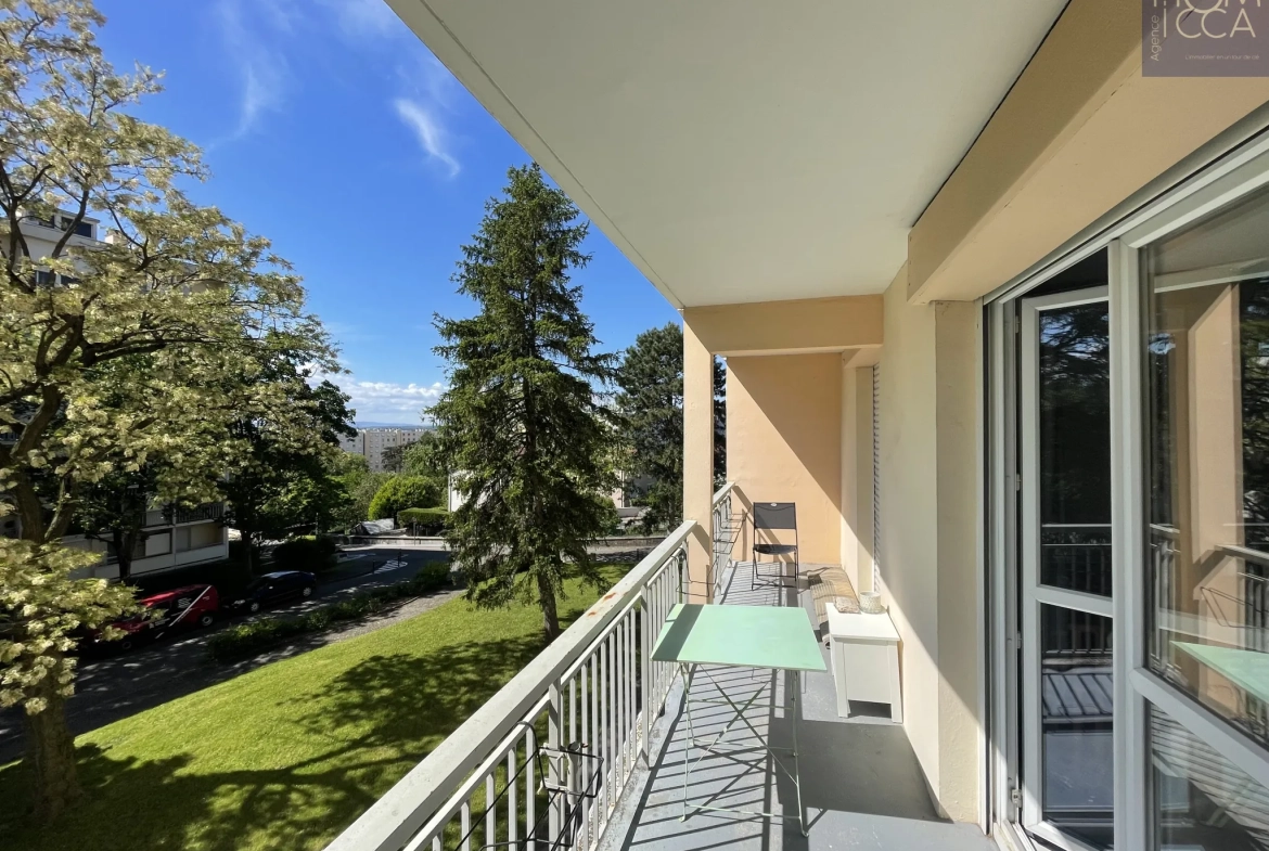 Appartement T3/T4 de 71,31 m² avec Balcon, Cave et Parking à Sainte-Foy-lès-Lyon 