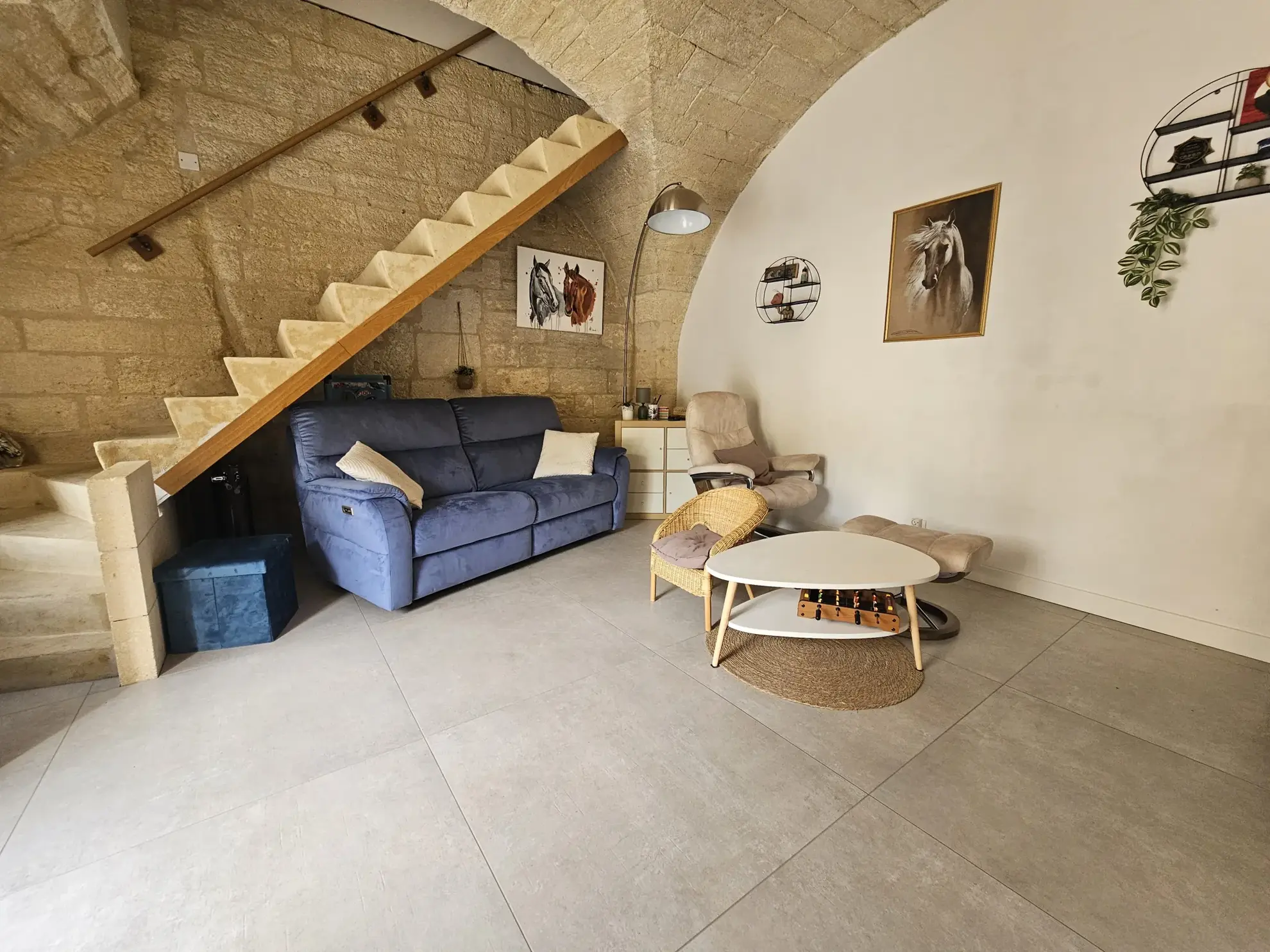 Maison de village à Lunel-Viel avec 4 chambres, espace agréable et prestations modernes 