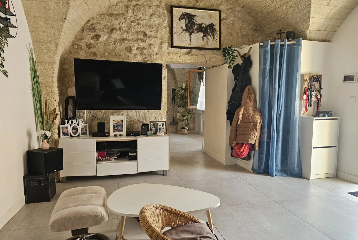 Maison de village à Lunel-Viel avec 4 chambres, espace agréable et prestations modernes 