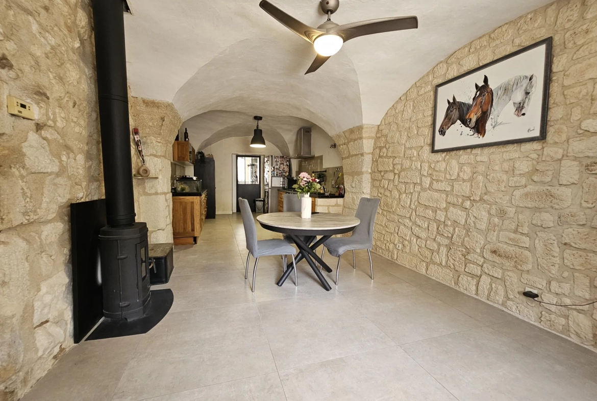 Maison de village à Lunel-Viel avec 4 chambres, espace agréable et prestations modernes 