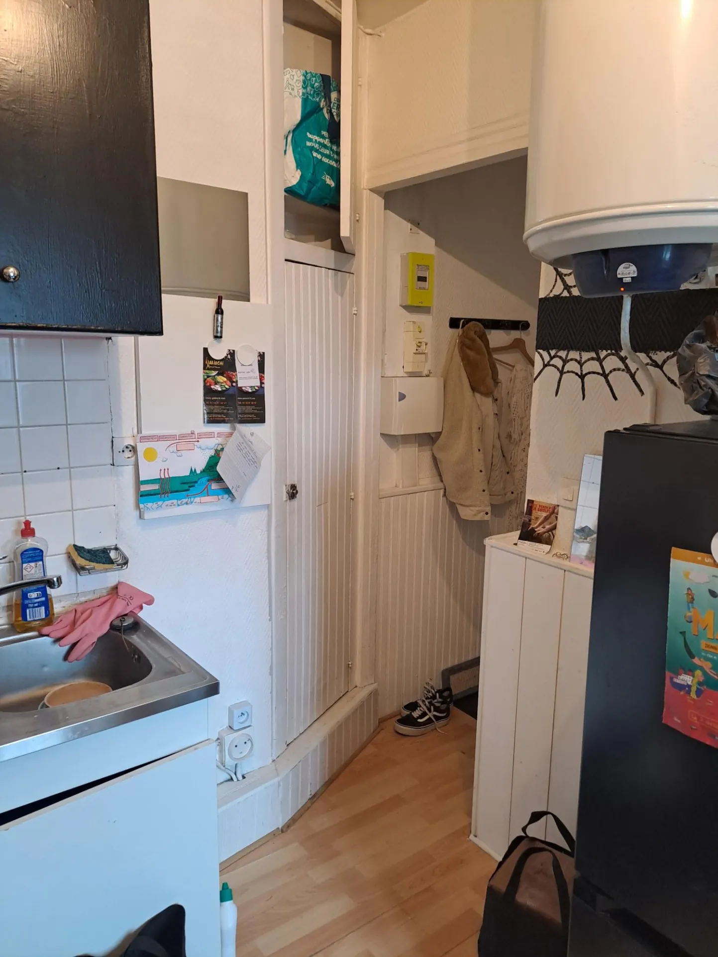 Appartement 2 pièces rénové avec vue sur les toits de Paris proche Gare Saint-Lazare 