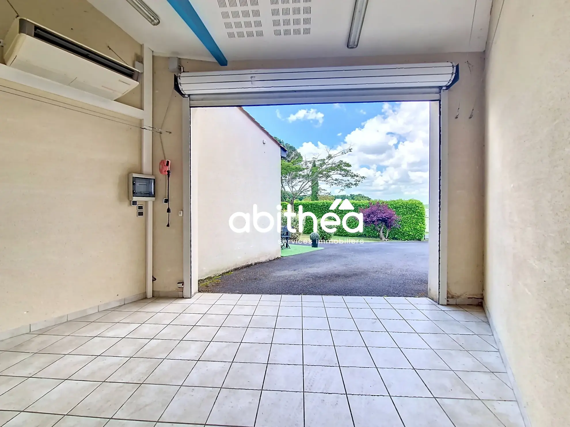 Maison moderne de 137 m² avec piscine et annexes à Clam près de Jonzac 