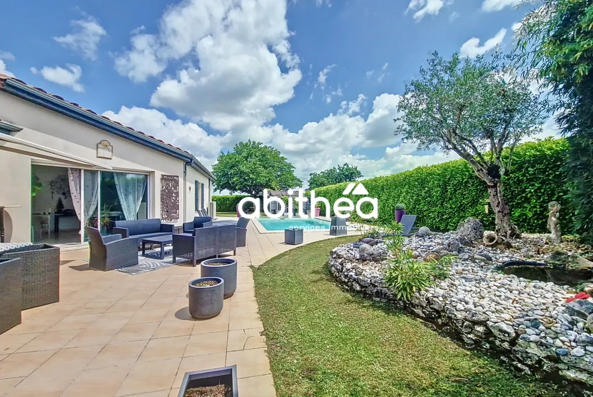 Maison moderne de 137 m² avec piscine et annexes à Clam près de Jonzac 