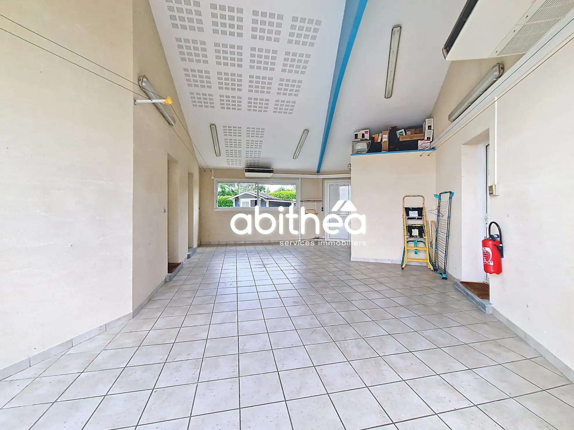 Maison moderne de 137 m² avec piscine et annexes à Clam près de Jonzac 