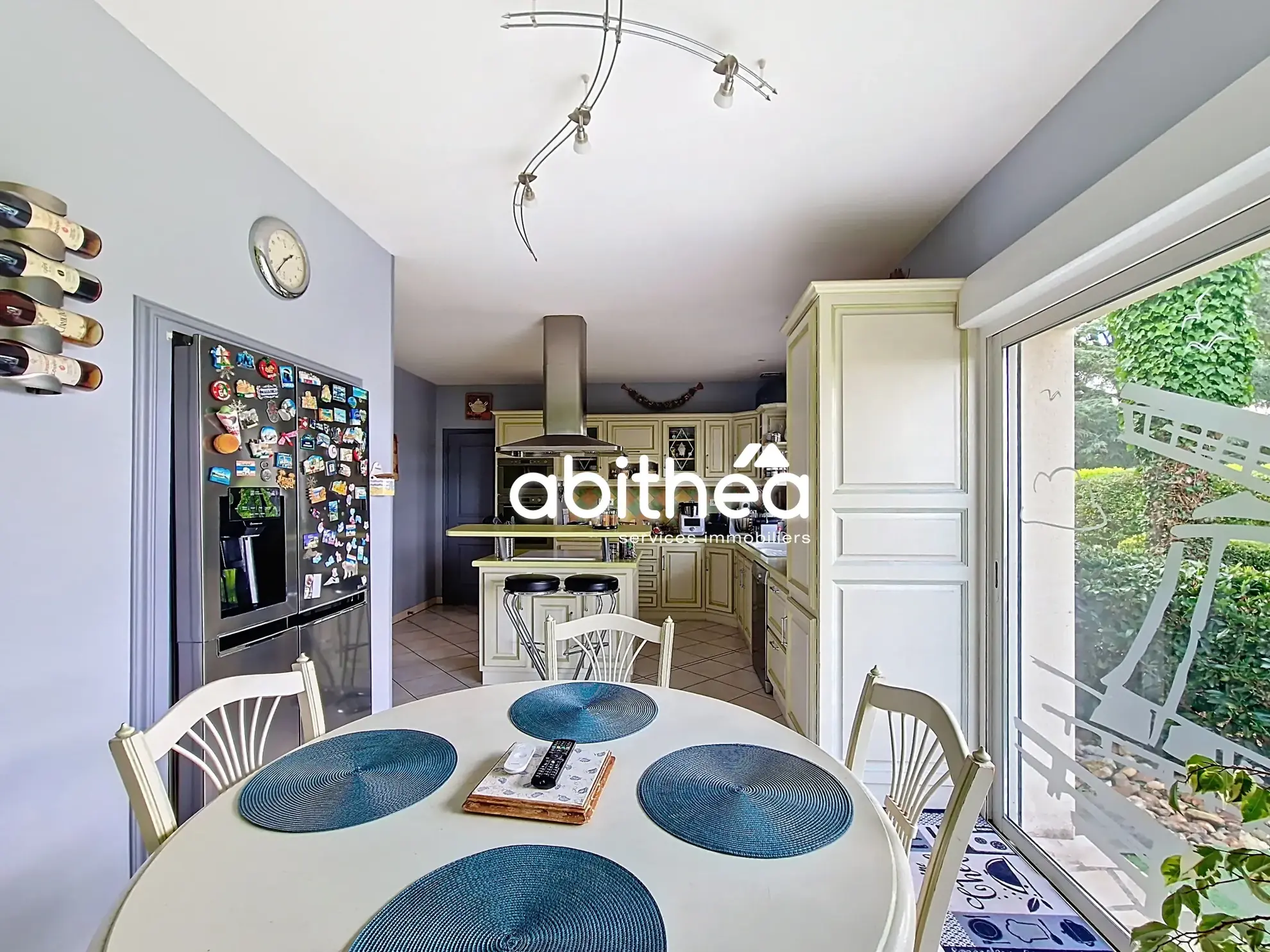 Maison moderne de 137 m² avec piscine et annexes à Clam près de Jonzac 