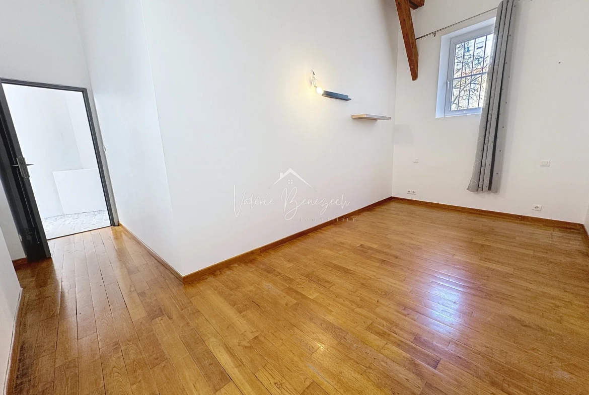 Appartement lumineux de 140 m2 avec patio au cœur de Saint-Affrique 