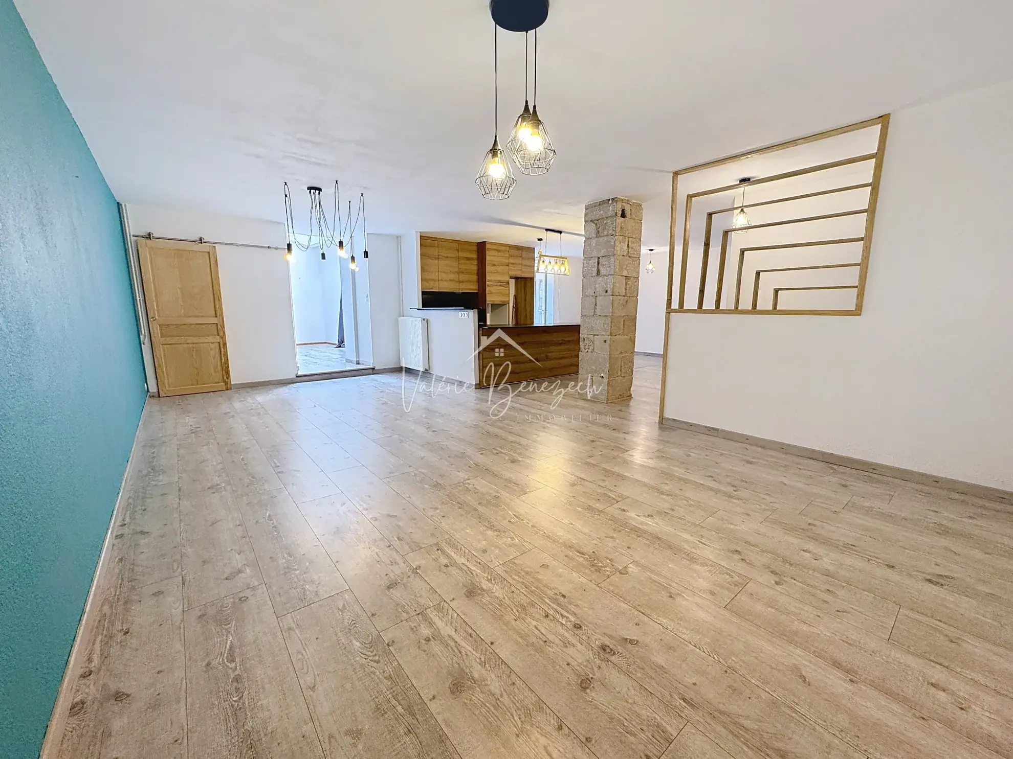Appartement lumineux de 140 m2 avec patio au cœur de Saint-Affrique 