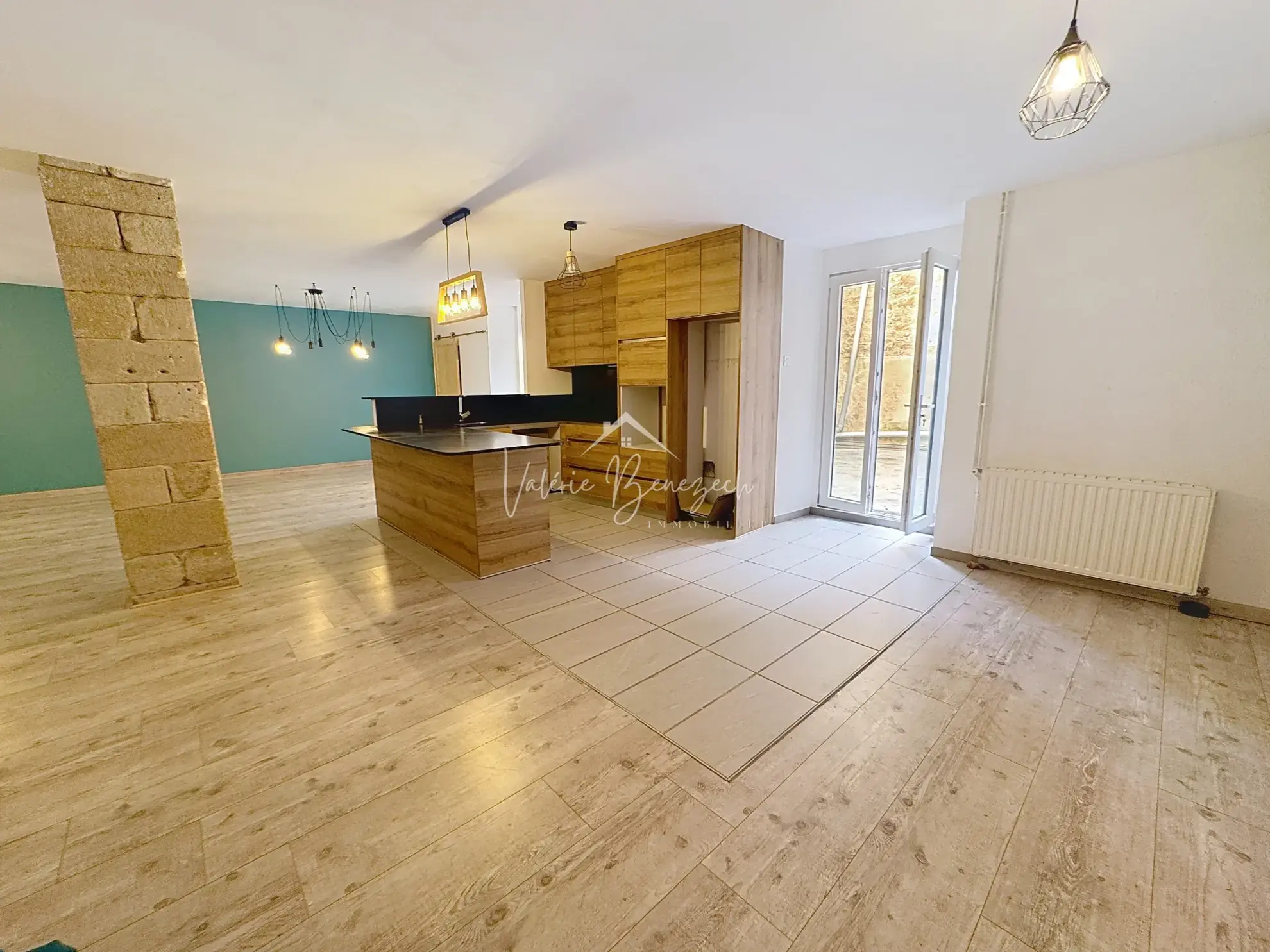 Appartement lumineux de 140 m2 avec patio au cœur de Saint-Affrique 