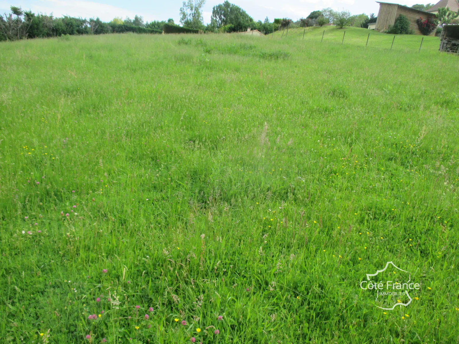 Terrain constructible à vendre à Proissans près de Sarlat-la-Canéda en Dordogne 