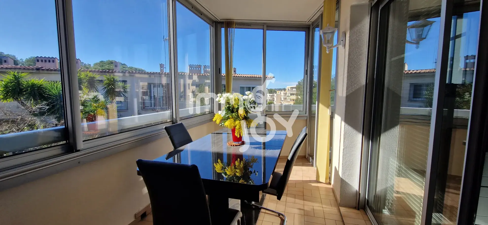 Appartement 2 pièces rénové avec garage et loggia à Saint-Raphaël 