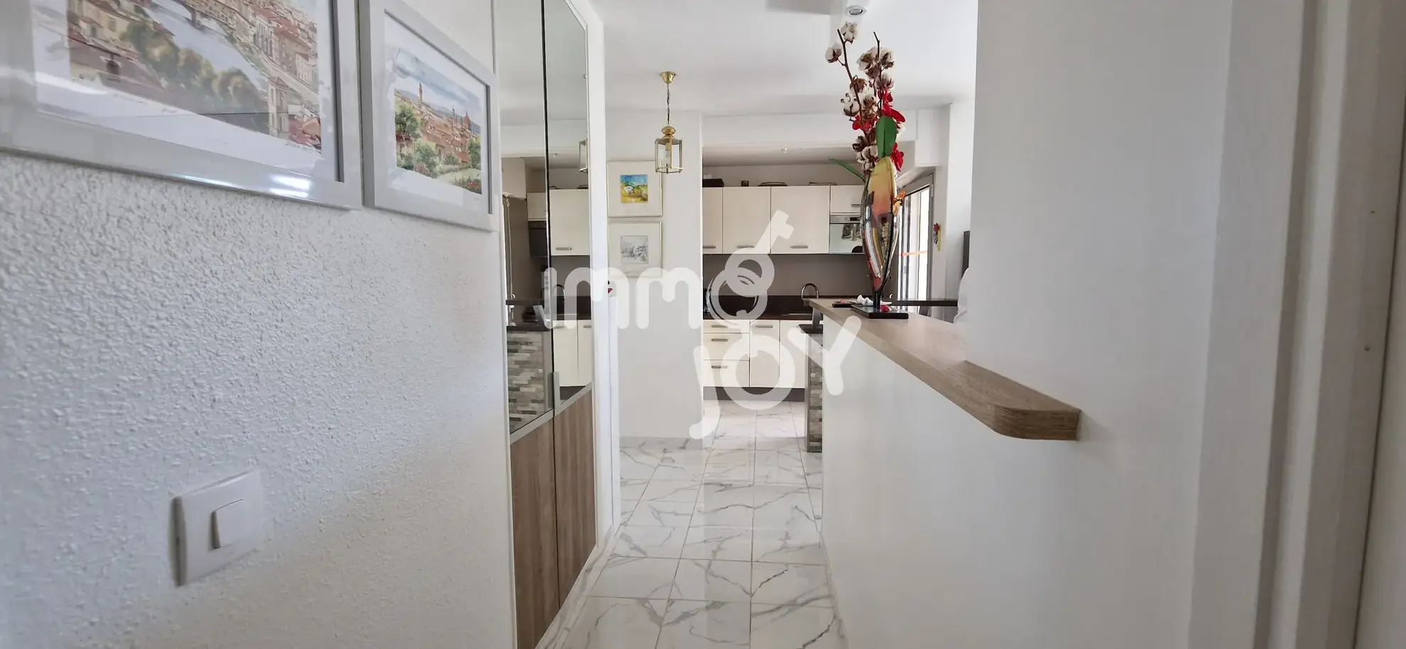 Appartement 2 pièces rénové avec garage et loggia à Saint-Raphaël 