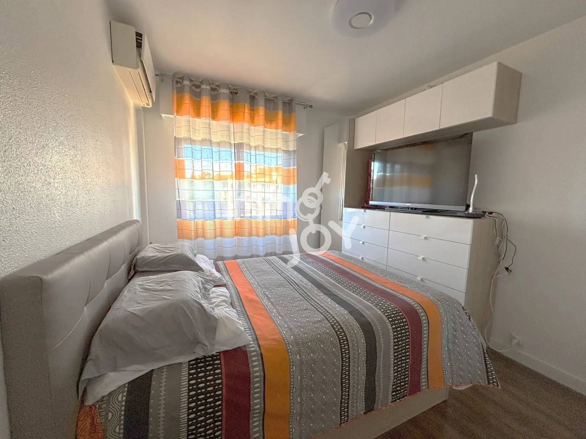 Appartement 2 pièces rénové avec garage et loggia à Saint-Raphaël 