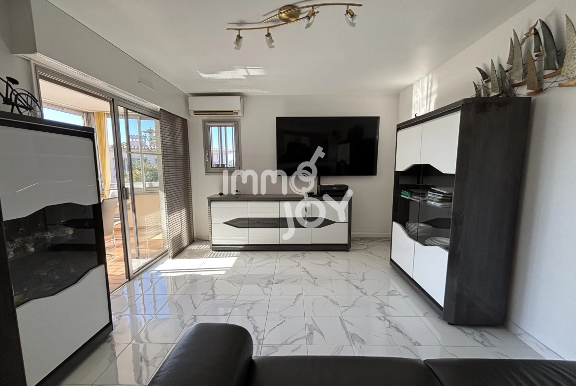 Appartement 2 pièces rénové avec garage et loggia à Saint-Raphaël 