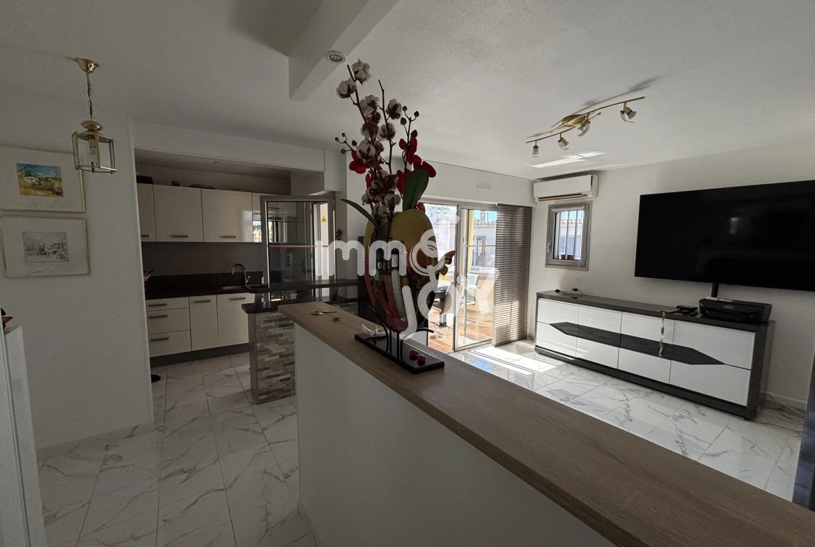 Appartement 2 pièces rénové avec garage et loggia à Saint-Raphaël 