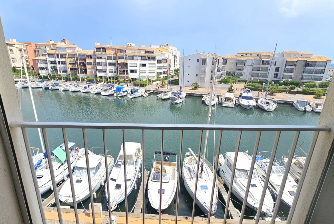 Appartement T3 avec mezzanine et vue sur le canal au Cap d'Agde 