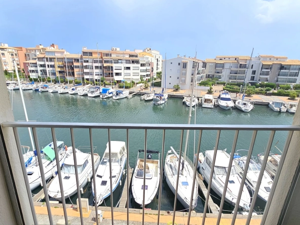 Appartement T3 avec mezzanine et vue sur le canal au Cap d'Agde 