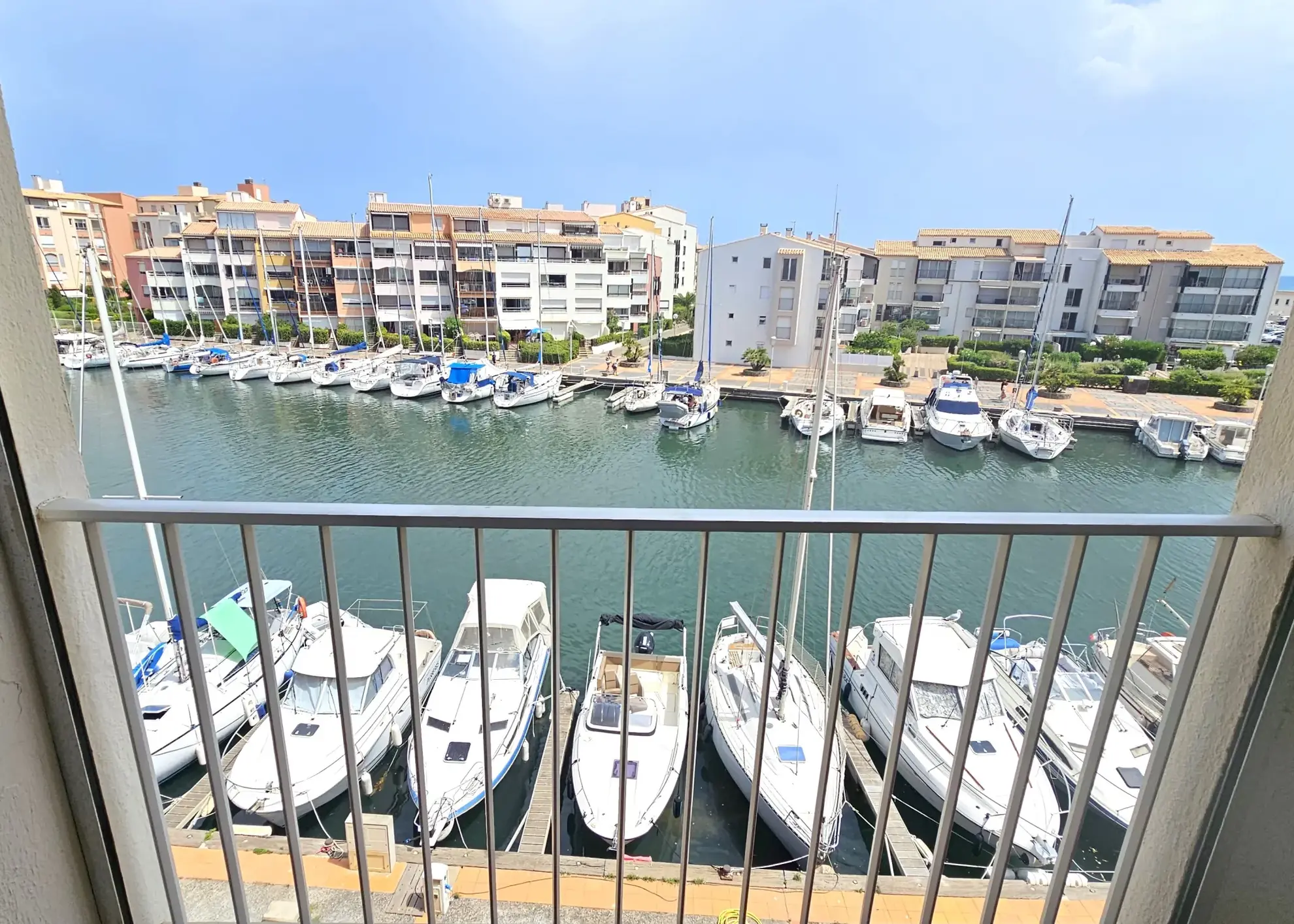 Appartement T3 avec mezzanine et vue sur le canal au Cap d'Agde 